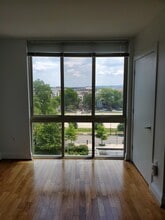 1000 New Jersey Ave SE, Unit 1000 New Jersey Avenue SE in Washington, DC - Foto de edificio - Building Photo