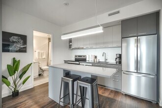 6570 Glen Erin Dr in Mississauga, ON - Building Photo - Building Photo