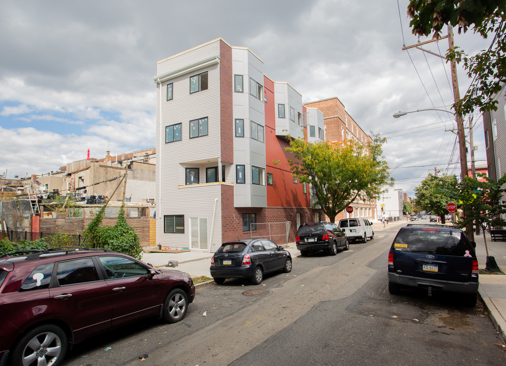 2088 E Cumberland St in Philadelphia, PA - Foto de edificio