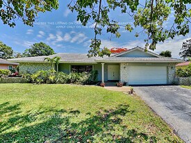 8475 NW 2nd Manor in Coral Springs, FL - Building Photo