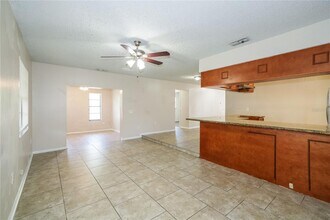 4601 E Serena Dr in Tampa, FL - Building Photo - Building Photo