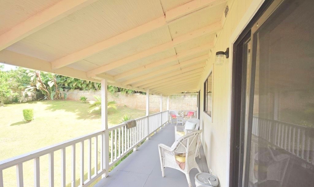 44-124 Ikeanani Dr, Unit A - Upstairs Unit in Kaneohe, HI - Building Photo
