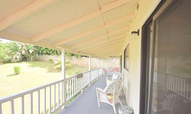 44 -124 Ikeanani Dr, Unit A - Upstairs Unit