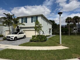 4416 Hammock Grove Dr in Greenacres, FL - Building Photo