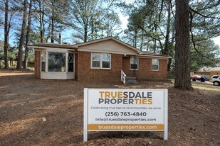 3813 Cary Rd NW in Huntsville, AL - Building Photo