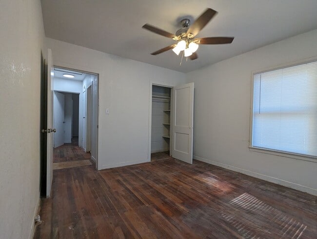 2403 Division St in Texarkana, AR - Building Photo - Building Photo