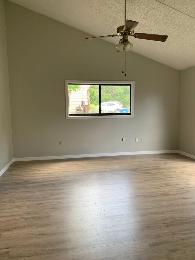 1553 S Elsasser St in DeLand, FL - Building Photo - Building Photo