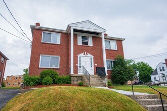 2739 W North Bend Rd in Cincinnati, OH - Building Photo - Building Photo
