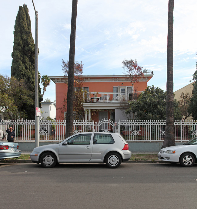 1522 Winona Blvd in Los Angeles, CA - Building Photo - Building Photo