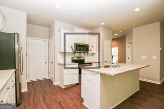 133 Avonwood Cir in Locust Grove, GA - Foto de edificio - Building Photo