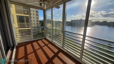 3095 N Course Dr in Pompano Beach, FL - Building Photo - Building Photo