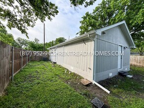 404 Oak St in Forney, TX - Building Photo - Building Photo