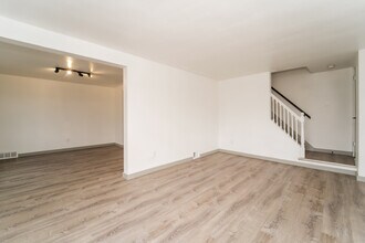 1419 Overdale Dr in West Homestead, PA - Building Photo - Building Photo