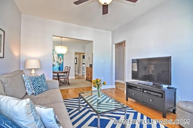 154 W Adams St