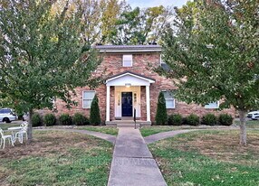 3206 Orchard Manor Cir in Louisville, KY - Building Photo