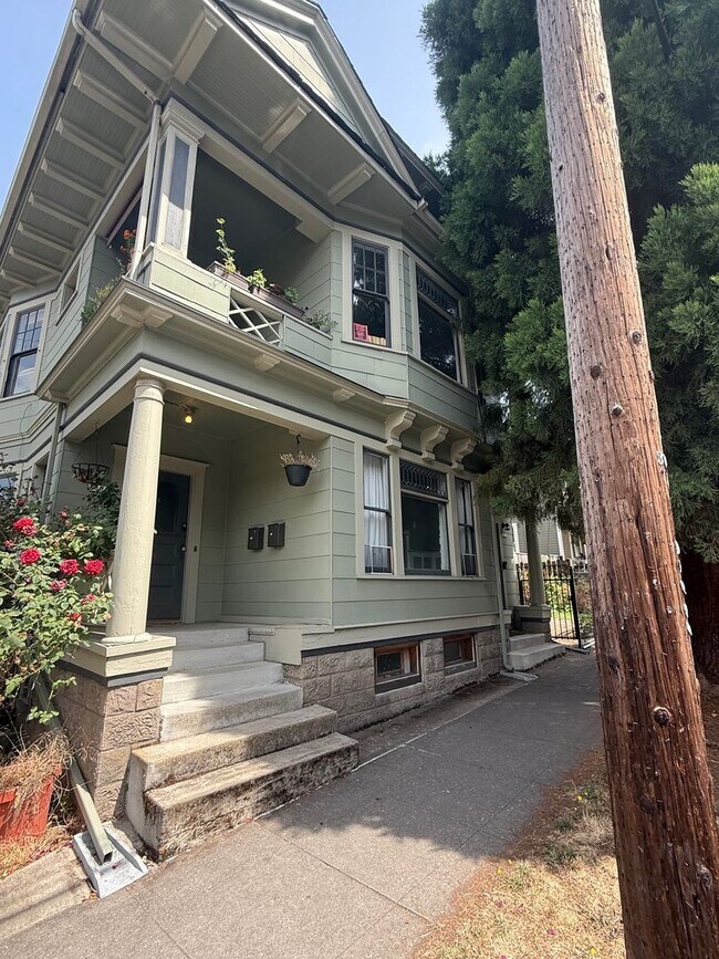 3001 SE Ankeny St in Portland, OR - Building Photo - Building Photo