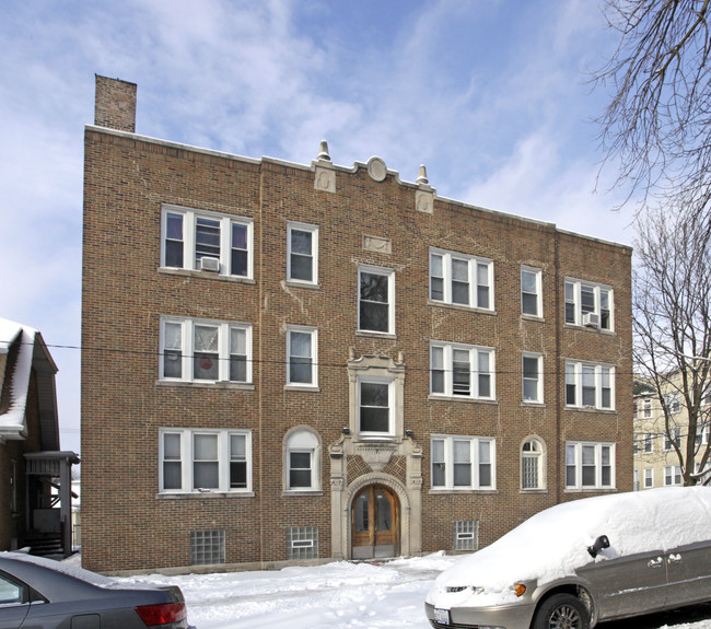 Washtenaw Plaza in Chicago, IL - Building Photo - Building Photo