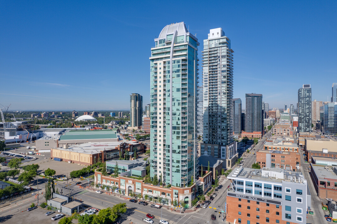 Arriva in Calgary, AB - Building Photo