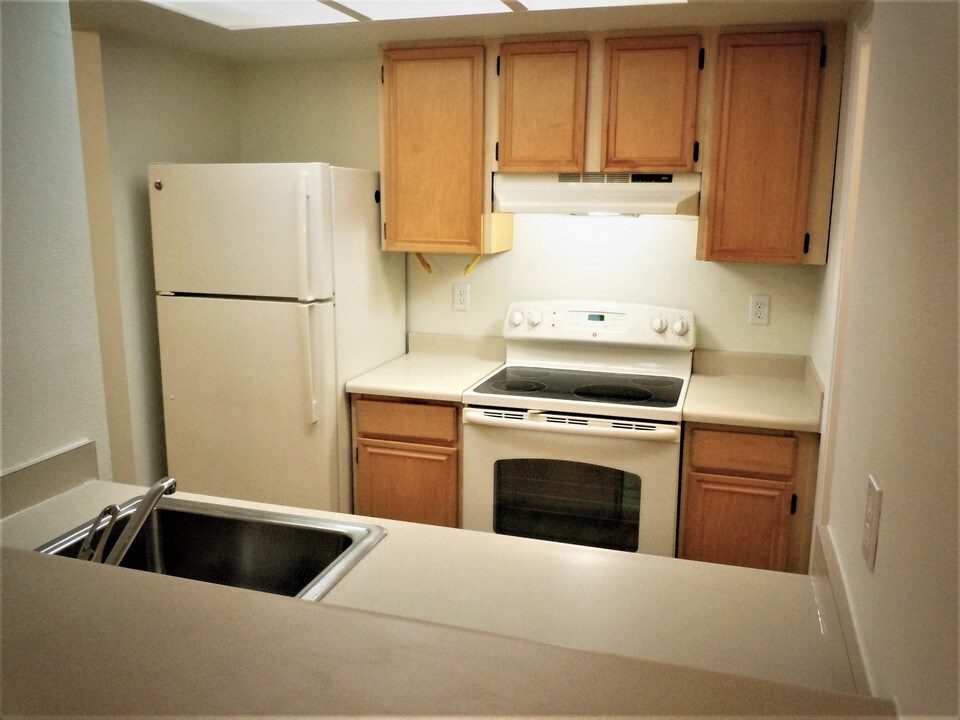 14760 NE 31st St in Bellevue, WA - Building Photo