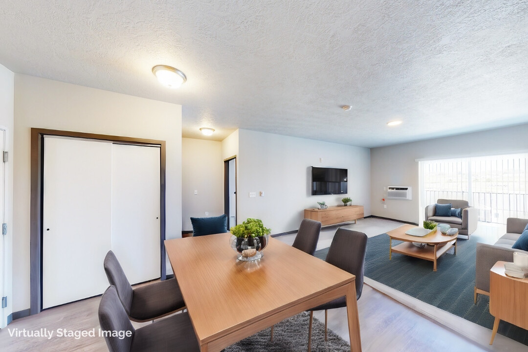 District 42 Apartments & Townhomes in Sioux City, IA - Foto de edificio