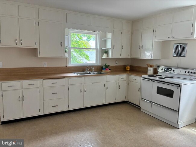property at 612 Frederick St