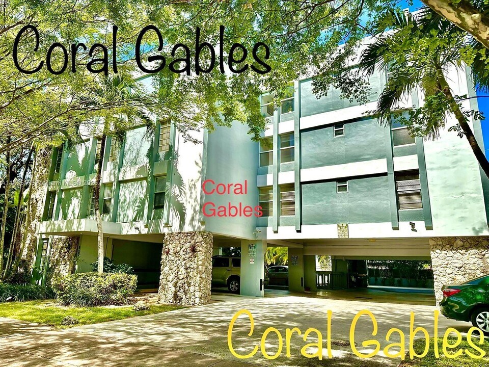 820 Salzedo St in Coral Gables, FL - Building Photo