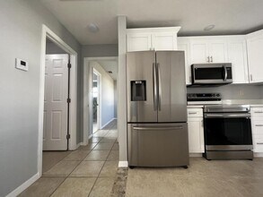 709 SW 23rd Terrace in Cape Coral, FL - Building Photo - Building Photo