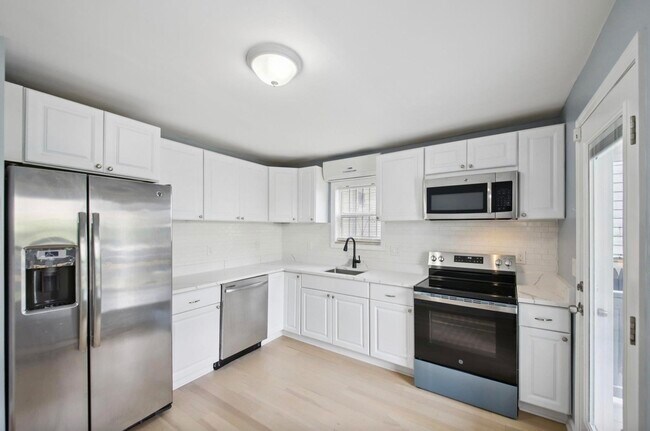 259 Pine St in Jersey City, NJ - Building Photo - Building Photo