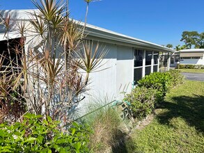 425 Bougainvilla Dr in Deerfield Beach, FL - Building Photo - Building Photo