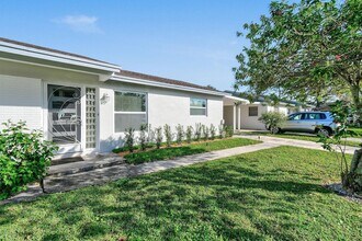1004 Stillwater Dr in Jupiter, FL - Foto de edificio - Building Photo