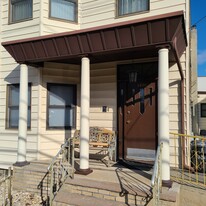 1438 43rd St, Unit 2 Apartments