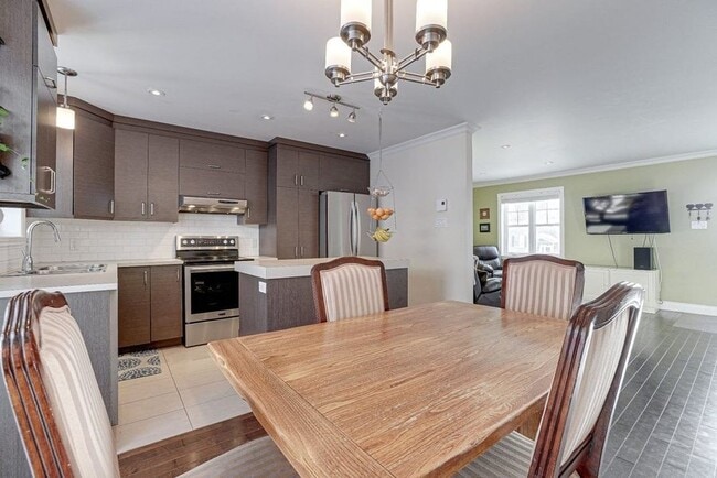 property at 4949 Hamilton Wolfe