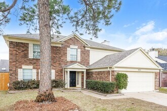 18162 Holly Green Dr in Houston, TX - Foto de edificio - Building Photo