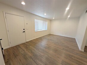1619 Carlisle Ct in The Village, OK - Building Photo - Building Photo