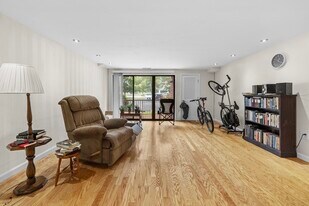 30 Revere Beach Pkwy in Medford, MA - Building Photo