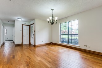 1607 Heather Glen Ct in Richardson, TX - Building Photo - Building Photo