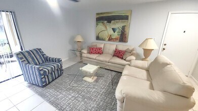 171 Deer Creek Blvd in Deerfield Beach, FL - Building Photo - Building Photo
