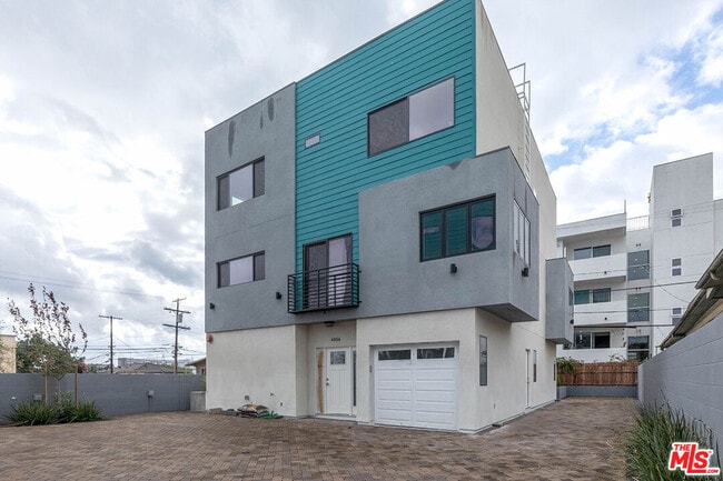 property at 4806 Elmwood Ave