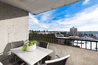 Vista in New Westminster, BC - Building Photo - Building Photo