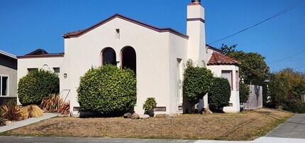 735 Huntoon St in Eureka, CA - Building Photo - Building Photo