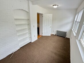 17 Warwick Rd, Unit 3 in Brookline, MA - Foto de edificio - Building Photo