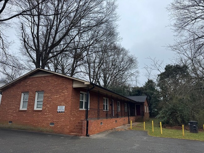 506 Stockton St in Statesville, NC - Foto de edificio - Building Photo