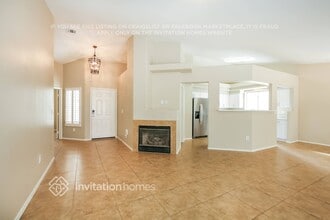 8108 Divernon Ave in Las Vegas, NV - Building Photo - Building Photo