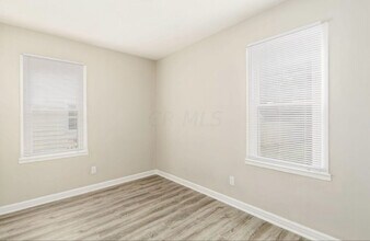 1855 Jermain Dr in Columbus, OH - Foto de edificio - Building Photo