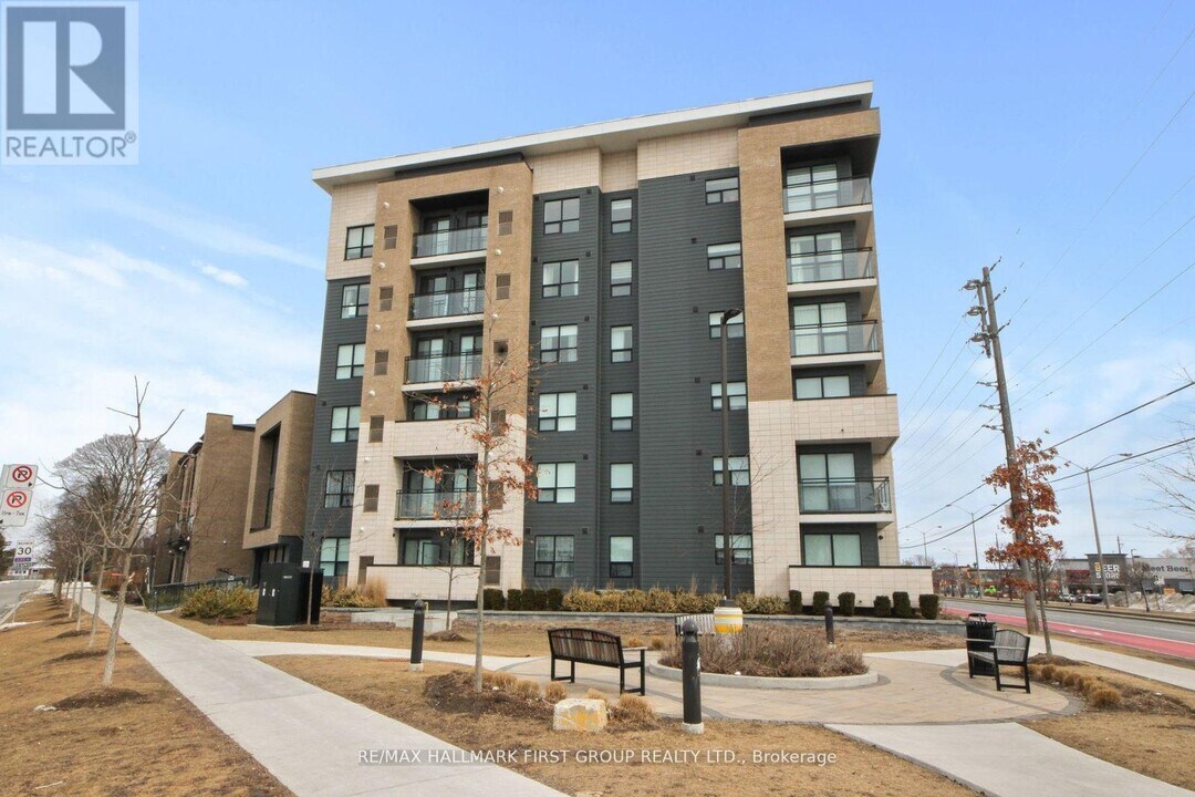 1-621 Falaise Rd in Toronto, ON - Building Photo