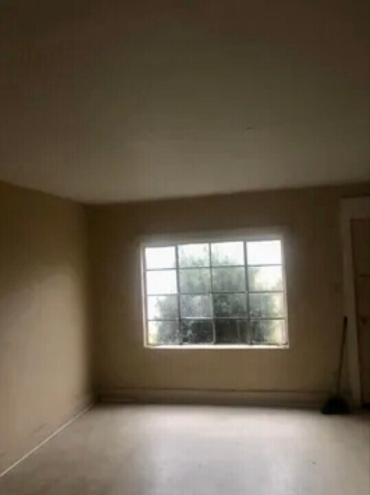 2232 N 1st Ave in Laurel, MS - Building Photo