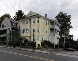 400 Main St Apartments