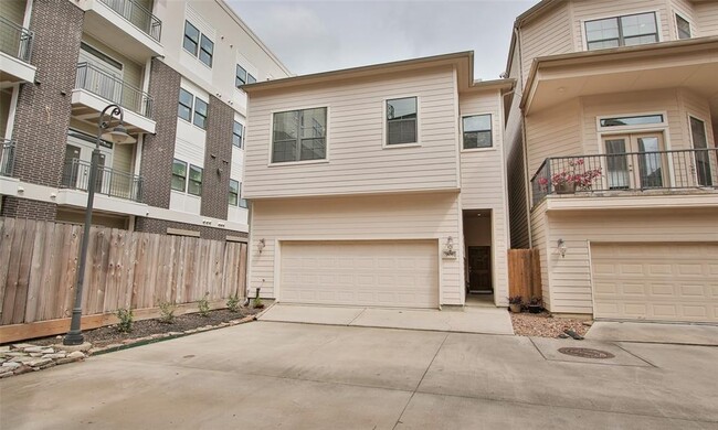 908 Garden Oaks Terrace in Houston, TX - Building Photo - Building Photo