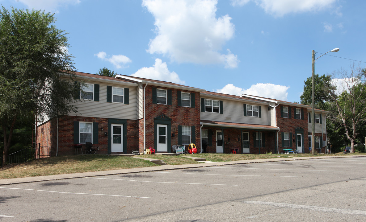 John Sheats Townhomes in Newark, OH - Building Photo