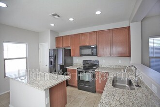 17130 N 184th Ln in Surprise, AZ - Foto de edificio - Building Photo